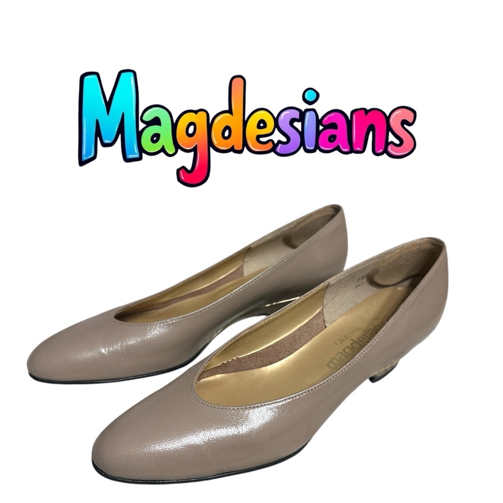 Women's Taupe Leather Flats